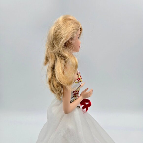 2010 Holiday Barbie Doll Collector Edition Red & White Dress Christmas R4545 Mat - Picture 13 of 16